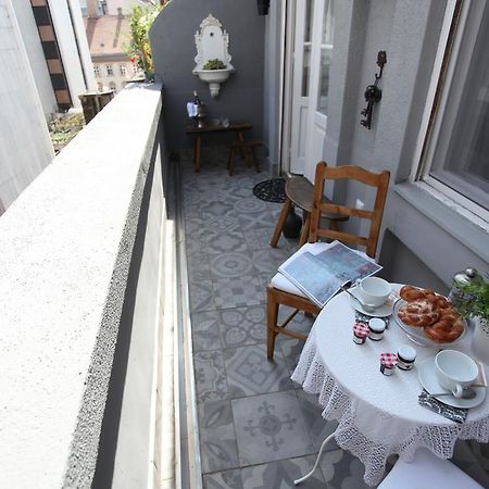 D.Five Neo-Baroque Apartment With Terrace Boedapest Buitenkant foto